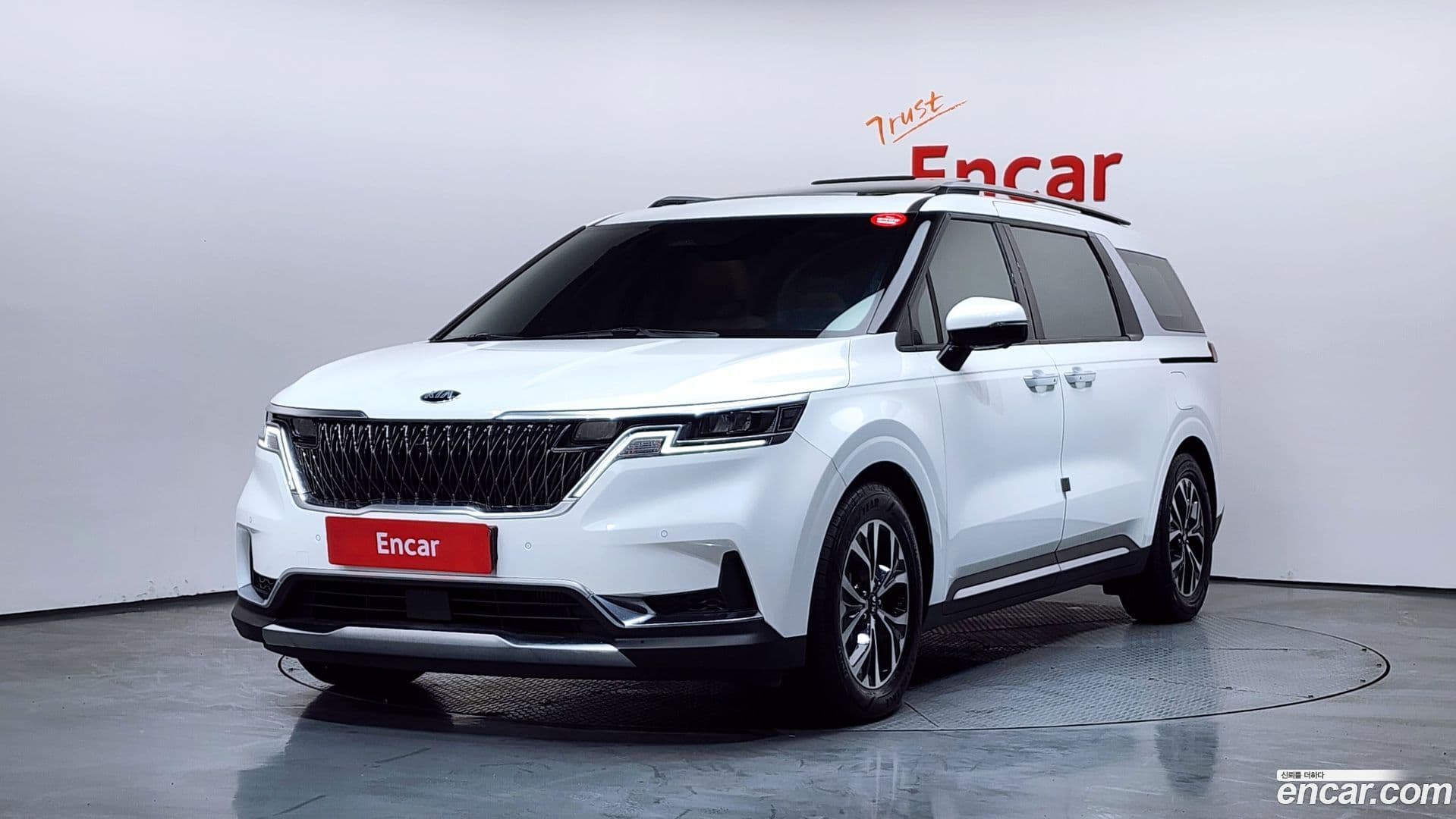 Main__Slider__Photo:Canival Kia 2020.8-0