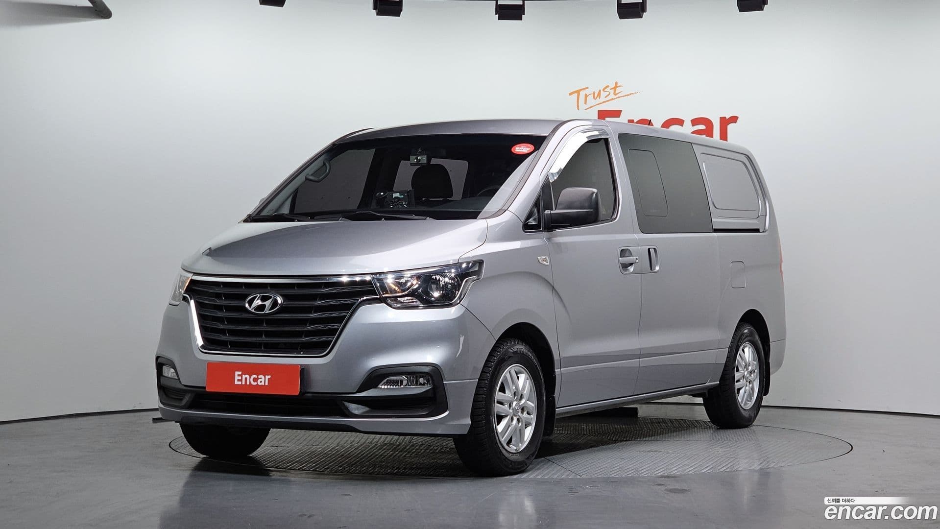 Main__Slider__Photo:Starex Hyundai 2018.1-0