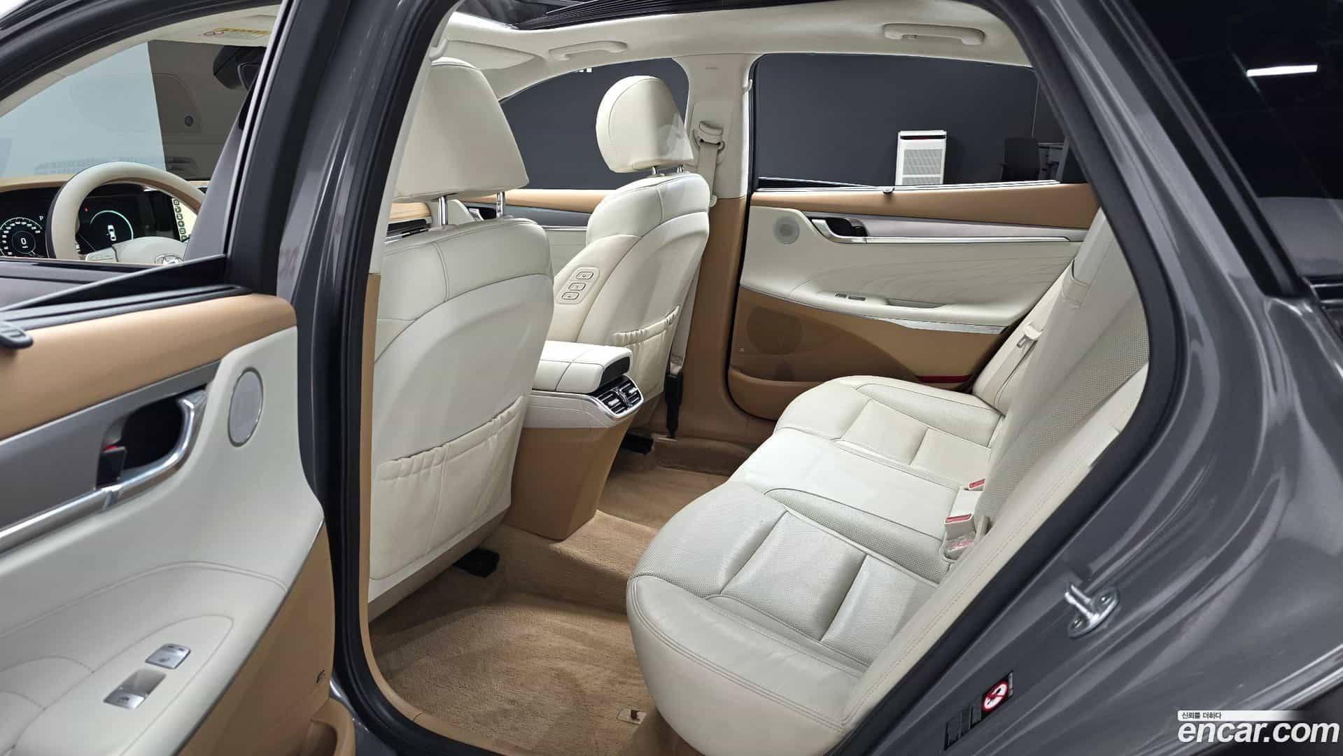 Grandeur Hyundai 2019.10-OPTION-016