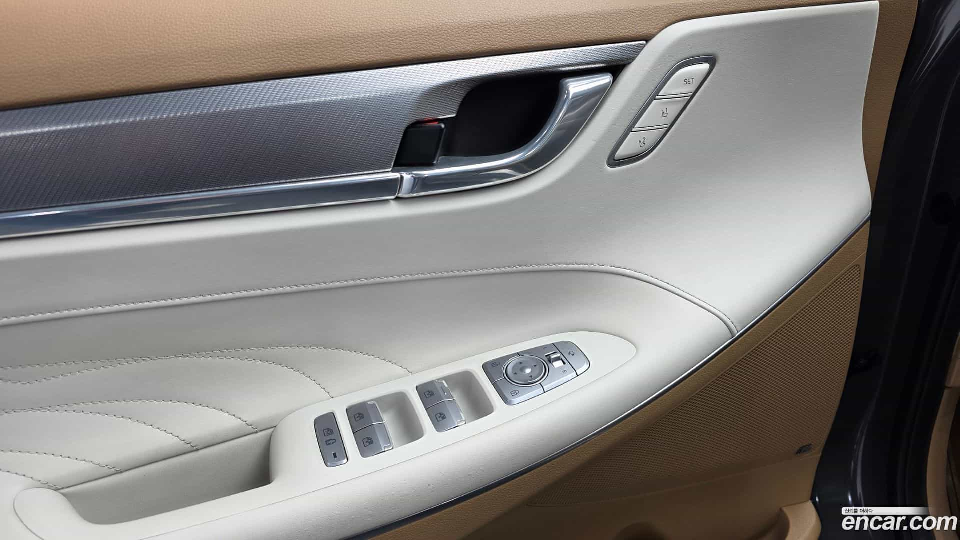 Grandeur Hyundai 2019.10-OPTION-022