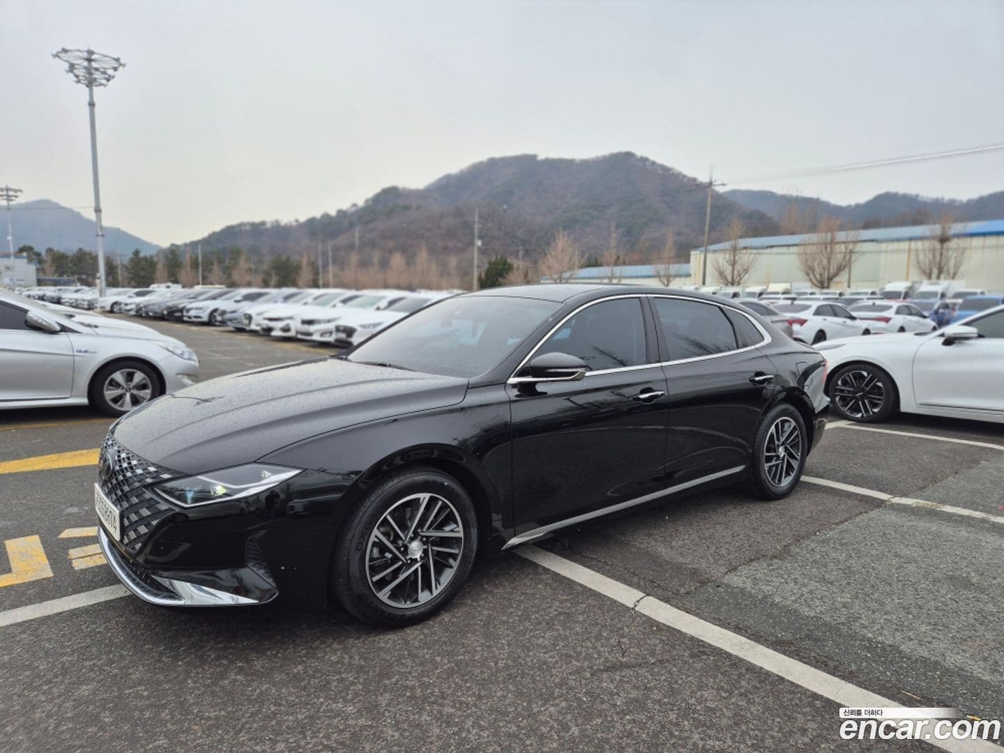 Main__Slider__Photo:Grandeur Hyundai 2021.0-0