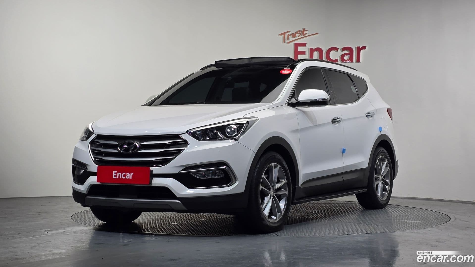 Main__Slider__Photo:Santafe Hyundai 2017.1-0