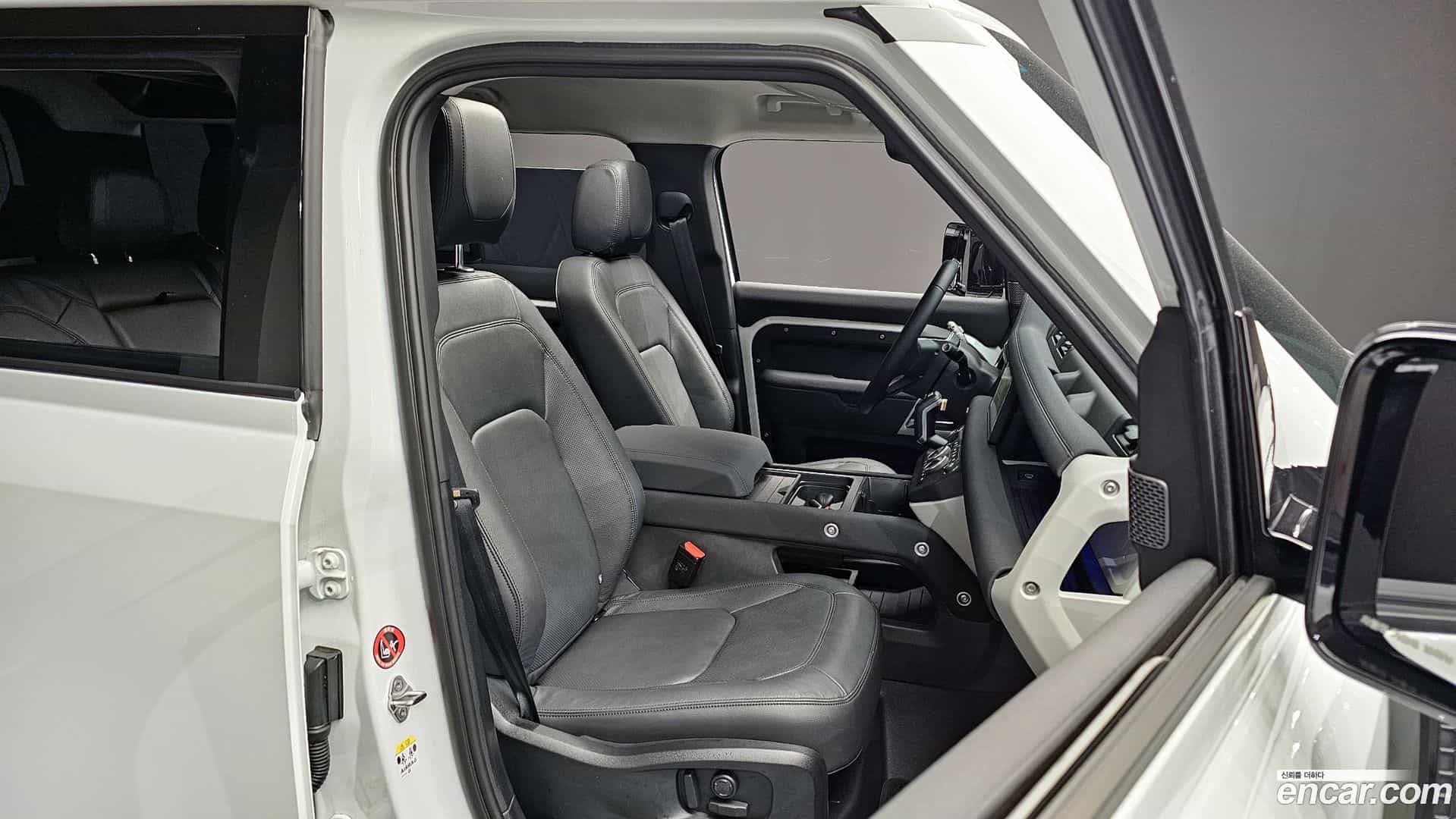Defender Land Rover 2023.9-OPTION-016