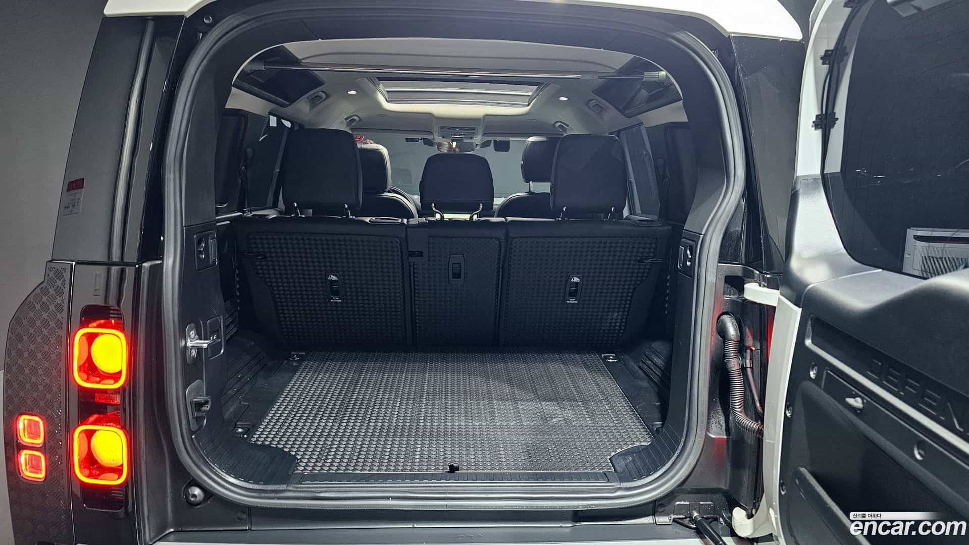 Defender Land Rover 2023.9-OPTION-024