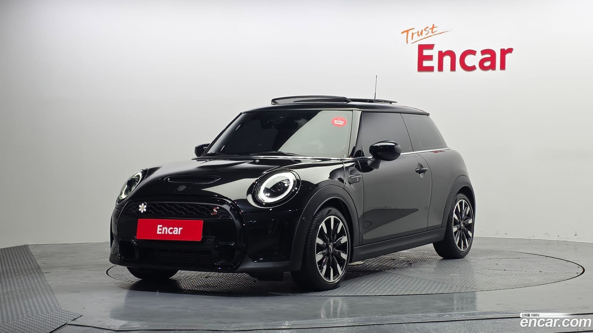 Main__Slider__Photo:Cooper Mini 2022.11-0