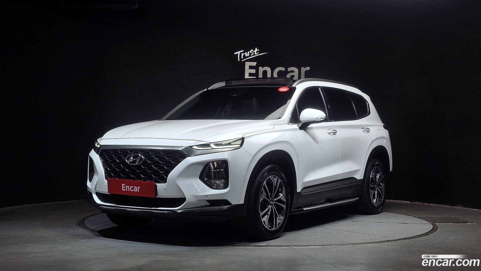Main__Slider__Photo:Santafe Hyundai 2019.2-0