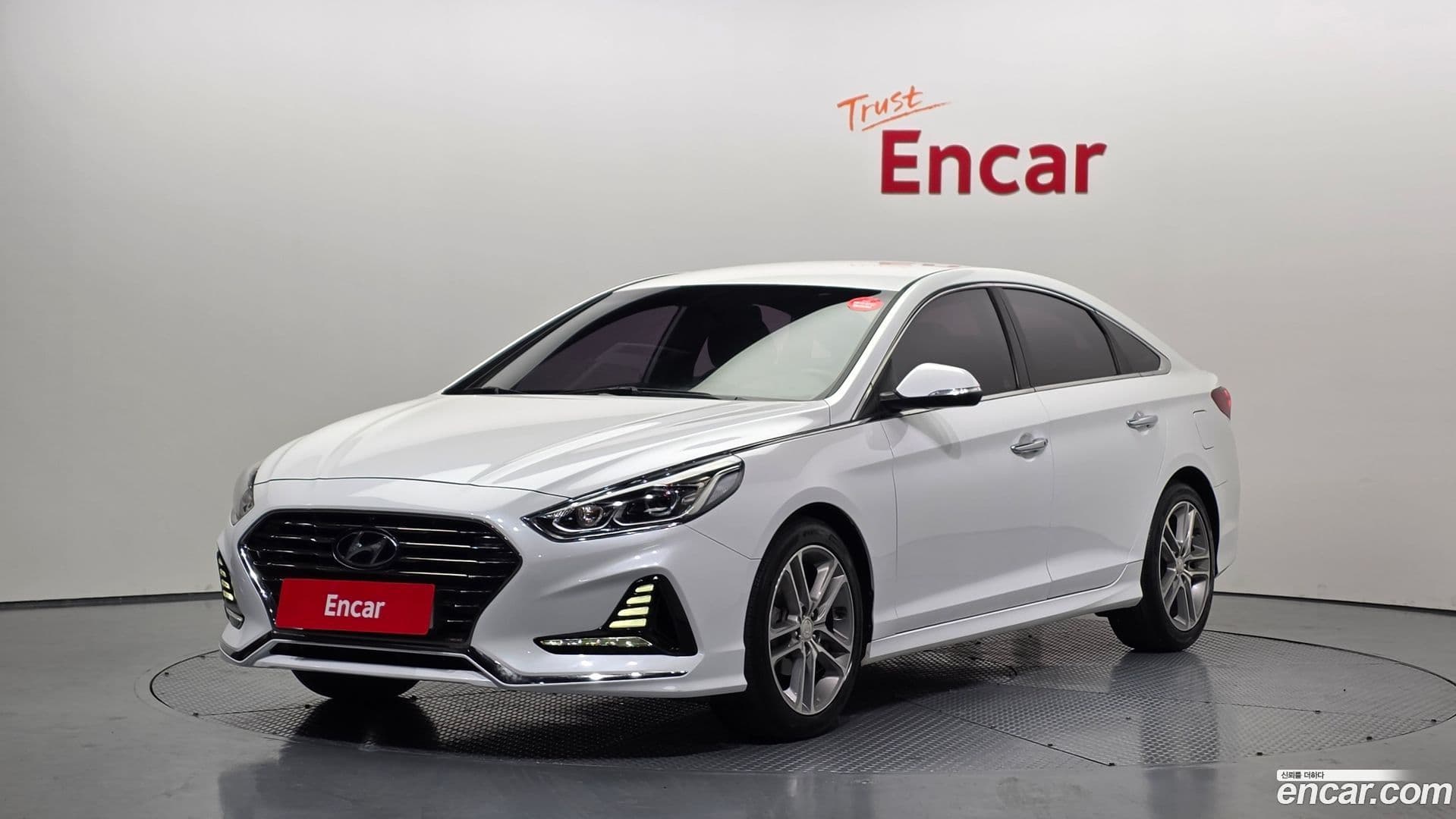 Main__Slider__Photo:Sonata Hyundai 2017.10-0