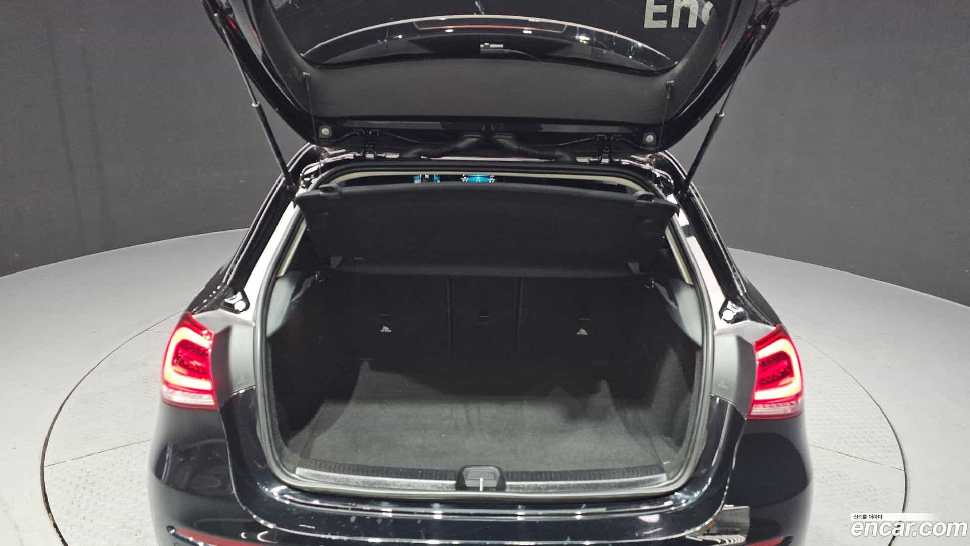A-Class Mercedes-Benz 2020.1-OPTION-024