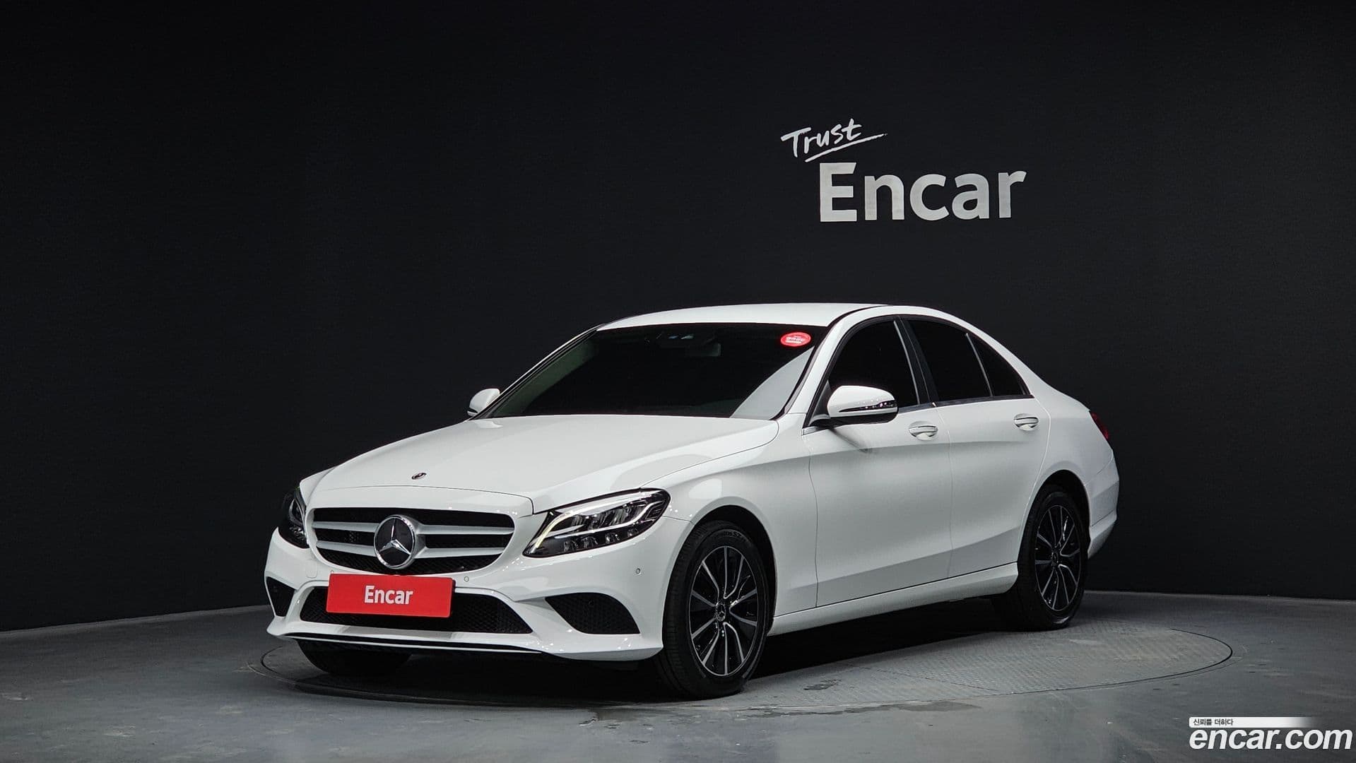 Main__Slider__Photo:C-Class Mercedes-Benz 2019.10-0