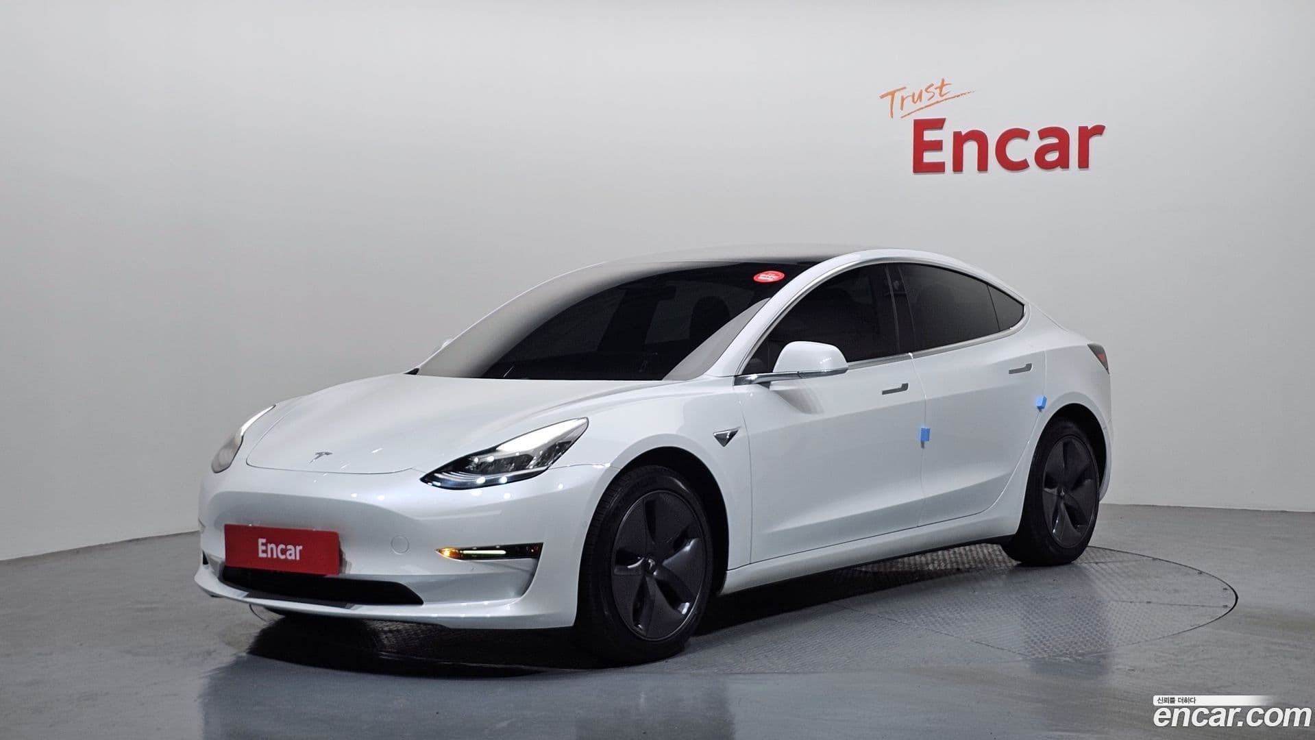 Main__Slider__Photo:Model 3 Tesla 2020.8-0