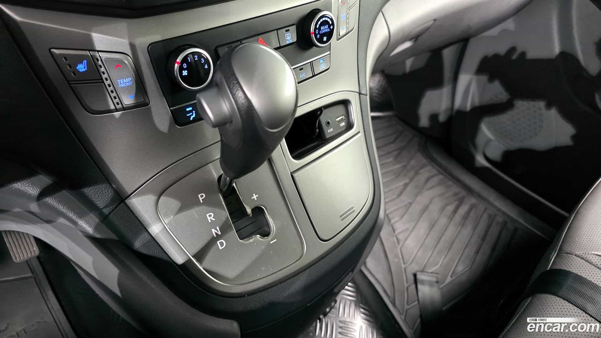 Starex Hyundai 2015.7-INNER-009