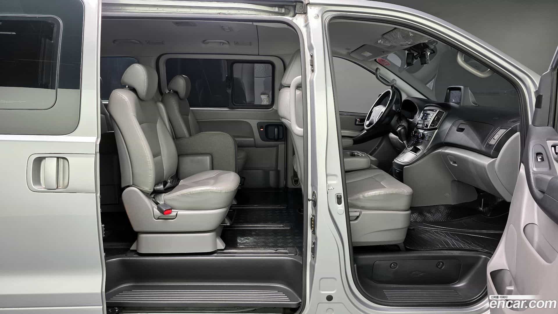 Starex Hyundai 2015.7-INNER-010