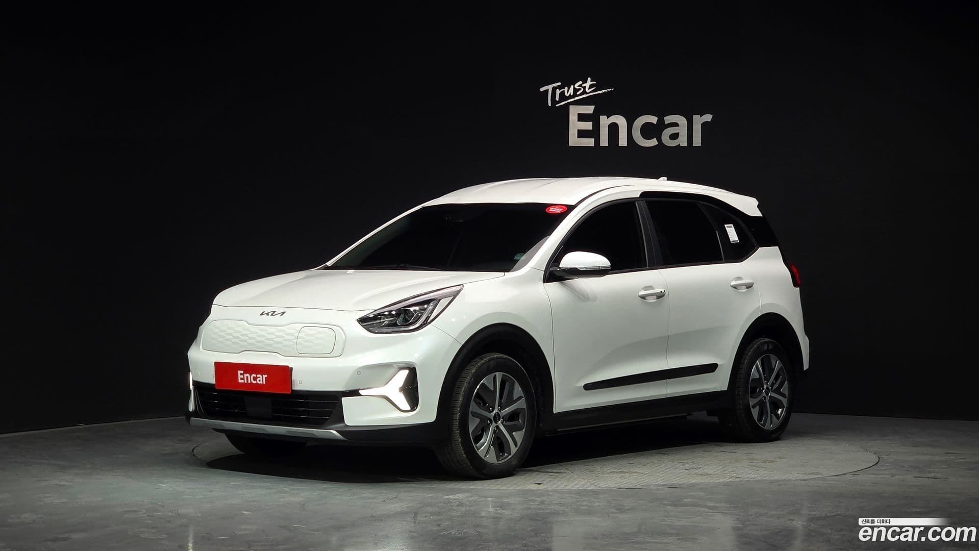 Main__Slider__Photo:Niro Kia 2023.3-0