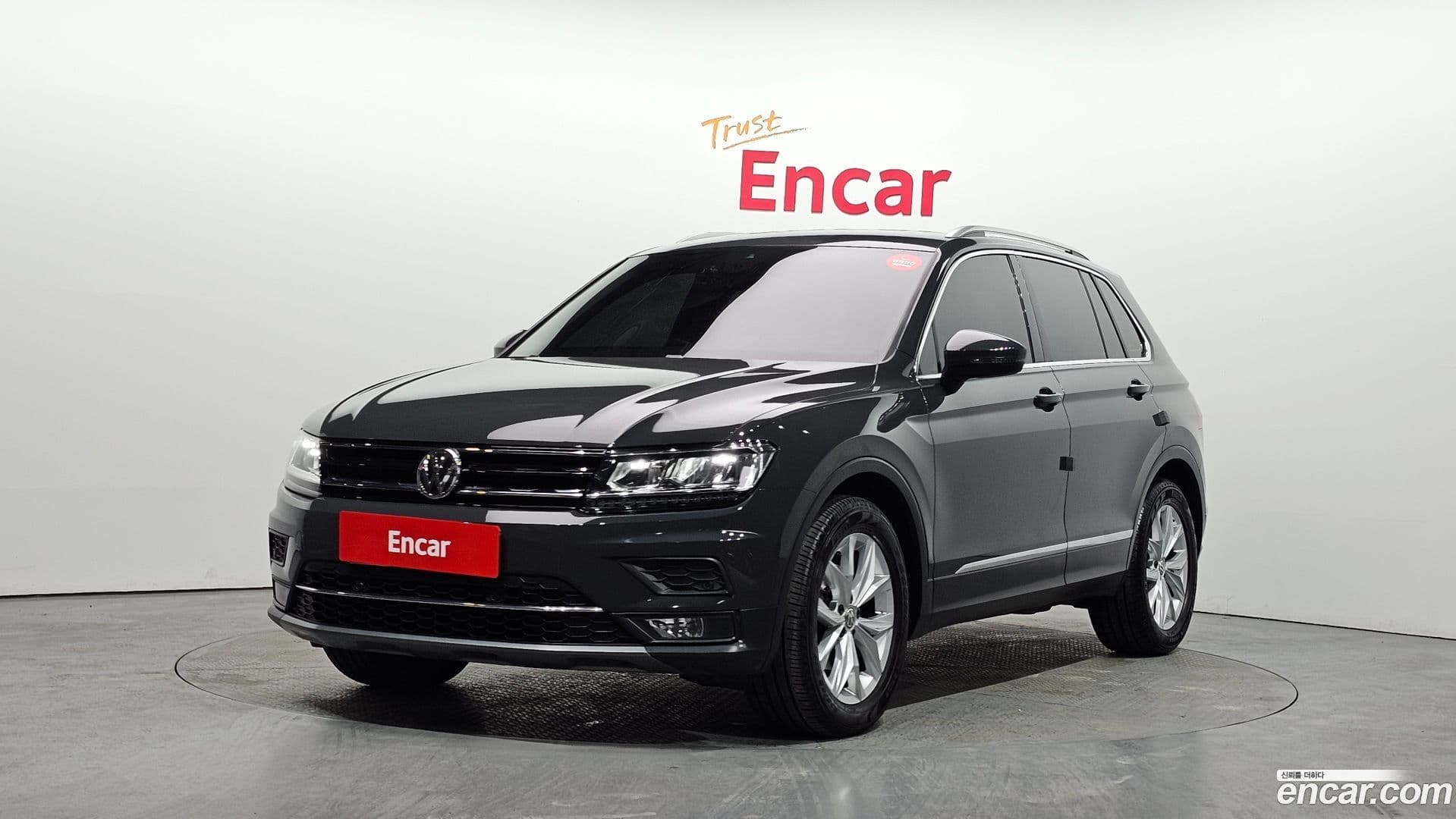Main__Slider__Photo:Tiguan Volkswagen 2020.2-0