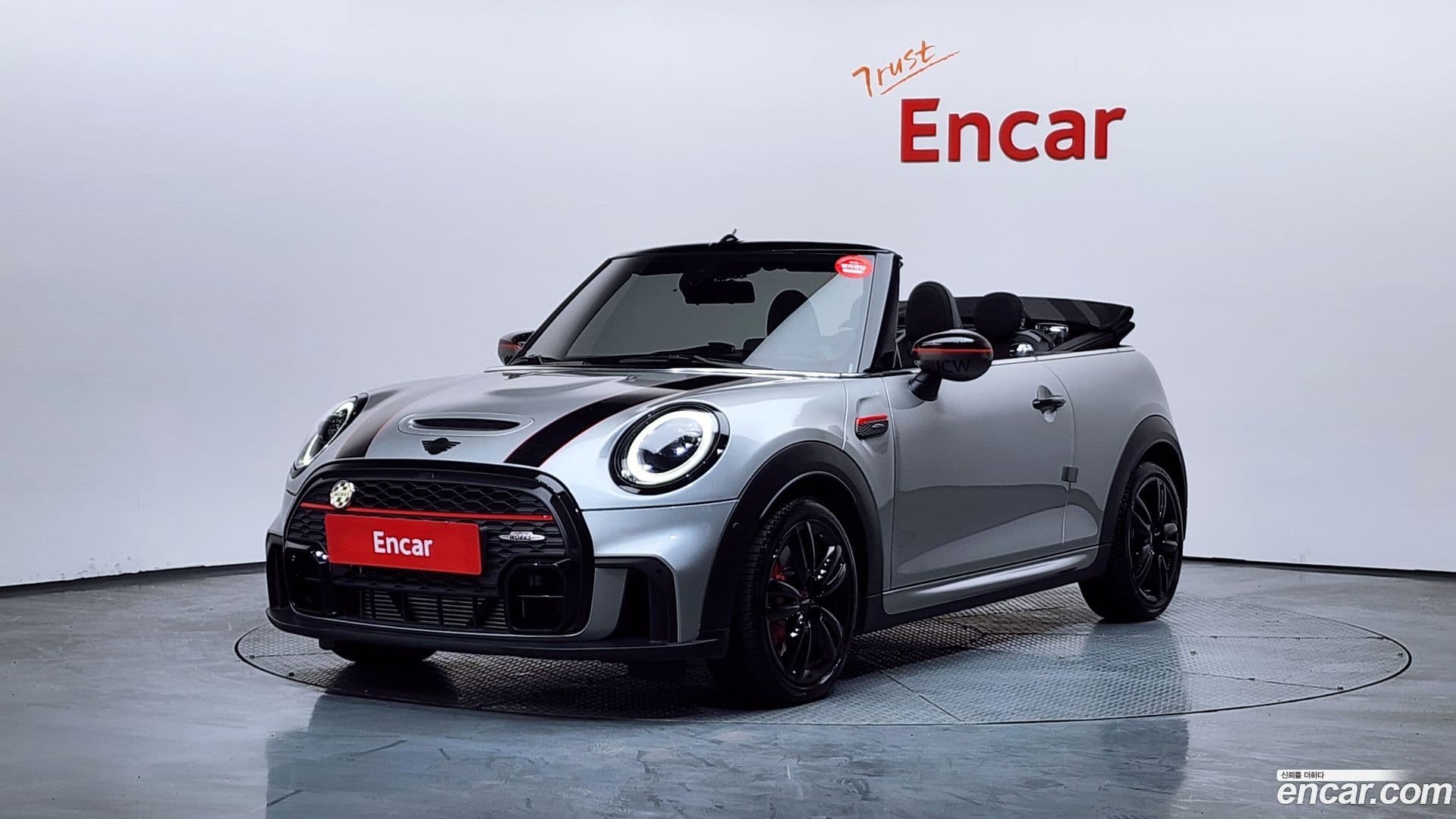 Main__Slider__Photo:Cooper Convertible Mini 2023.7-0