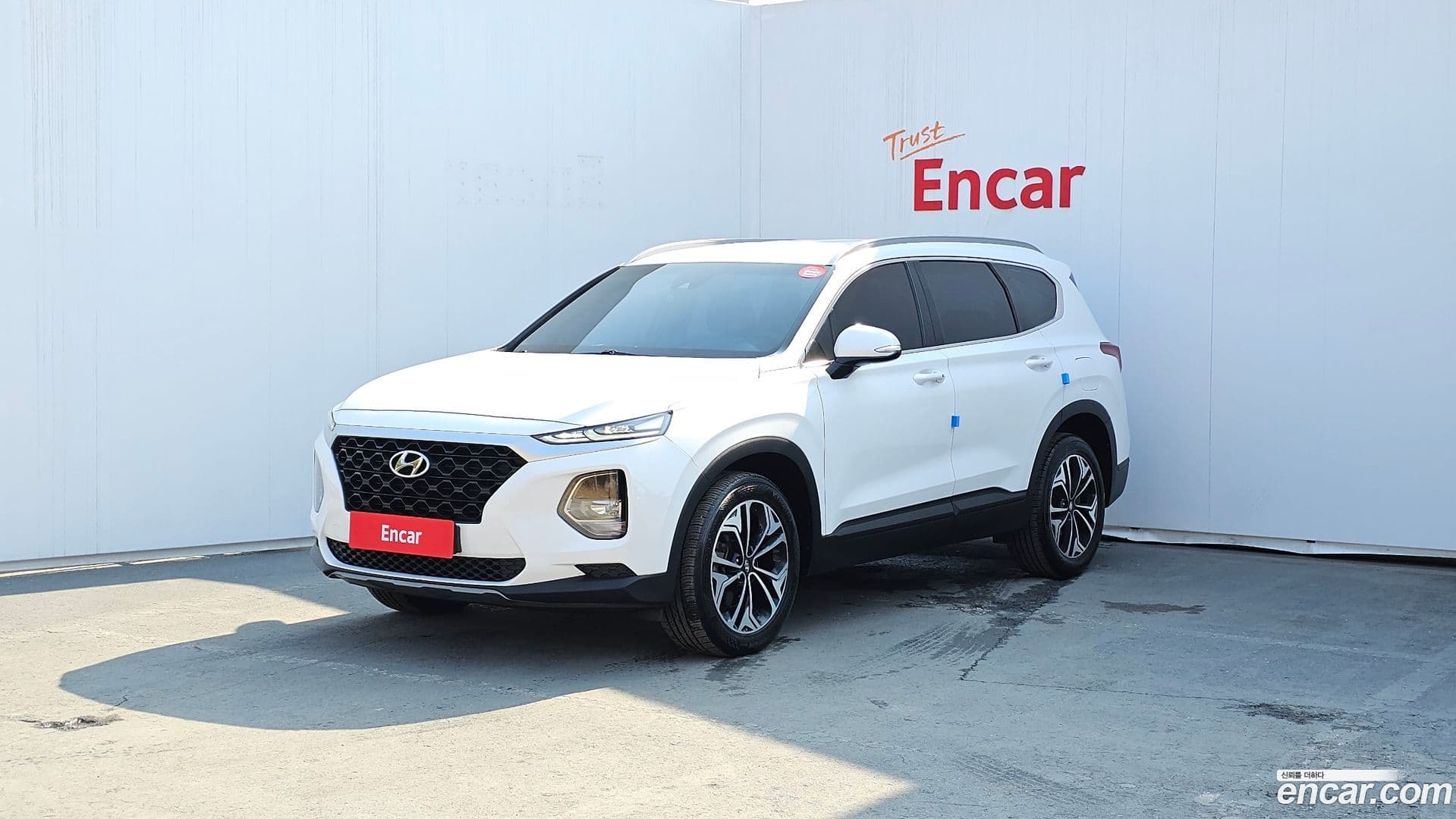 Main__Slider__Photo:Santafe Hyundai 2018.3-0
