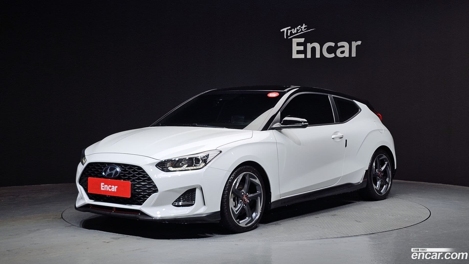 Main__Slider__Photo:Veloster Hyundai 2019.3-0