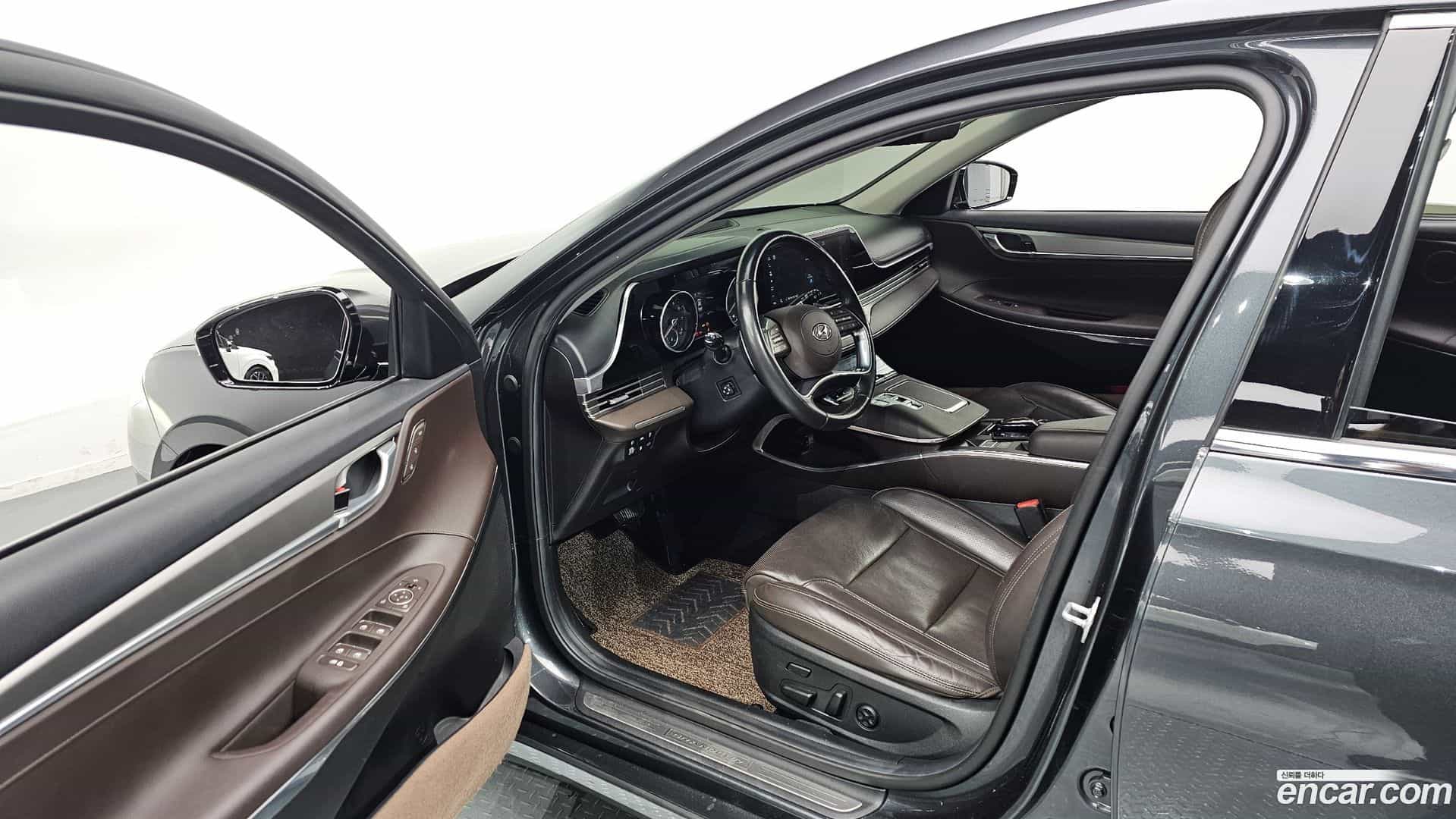 Grandeur Hyundai 2020.6-OPTION-015