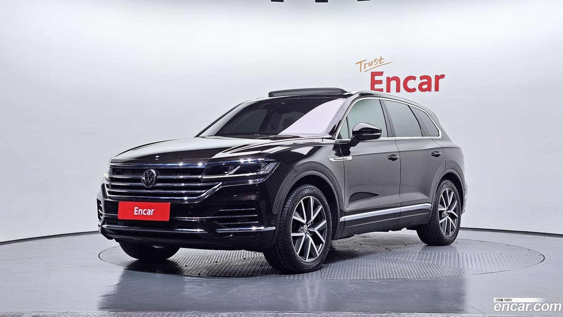 Main__Slider__Photo:Touareg Volkswagen 2020.5-0