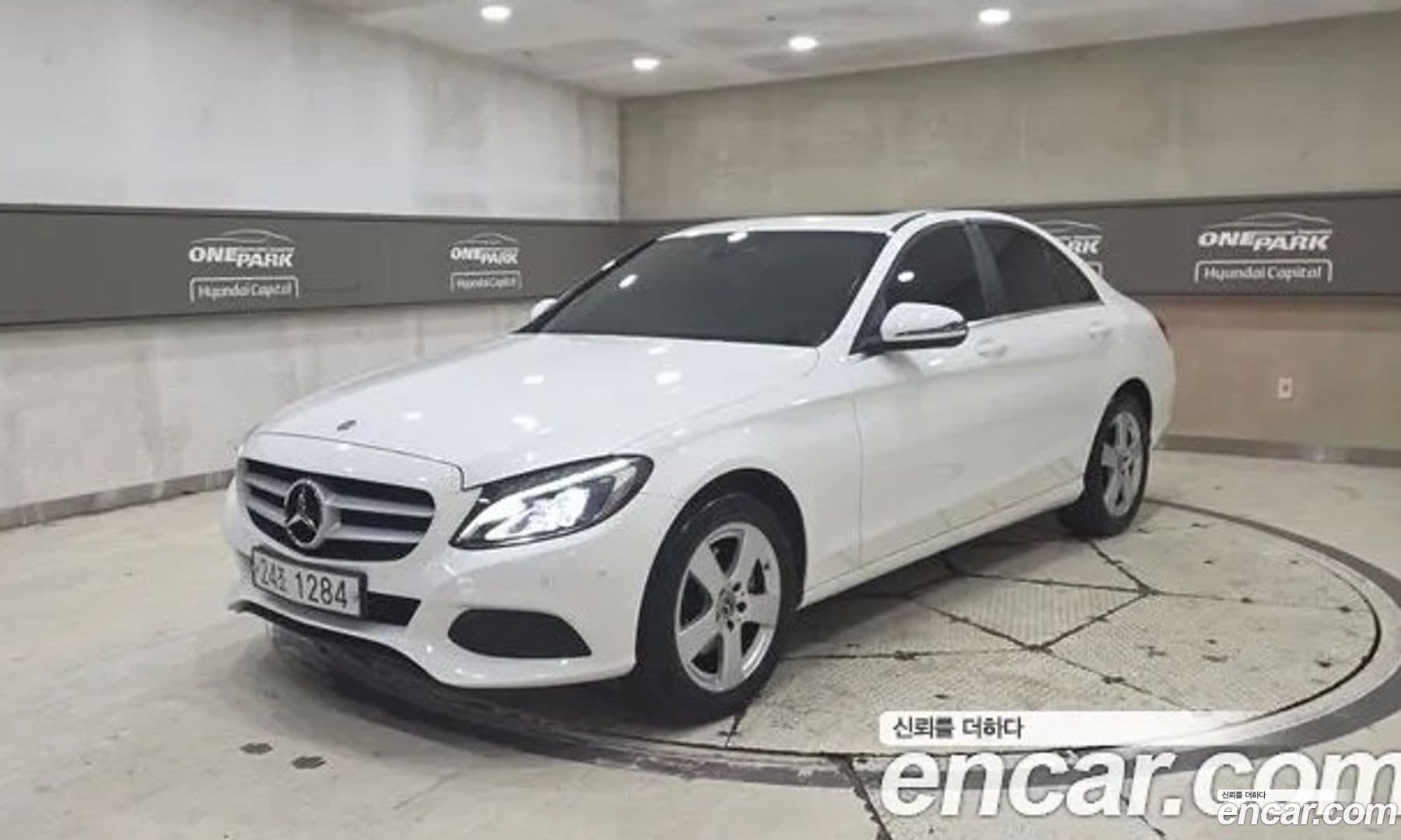 Main__Slider__Photo:C-Class Mercedes-Benz 2018.1-0