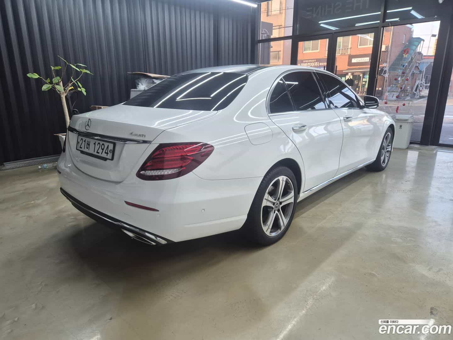 E-Class Mercedes-Benz 2017.5-INNER-006