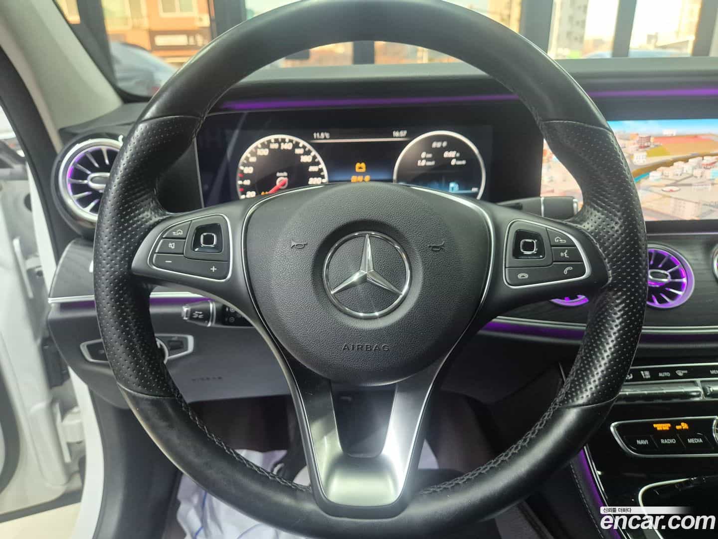 E-Class Mercedes-Benz 2017.5-OPTION-017
