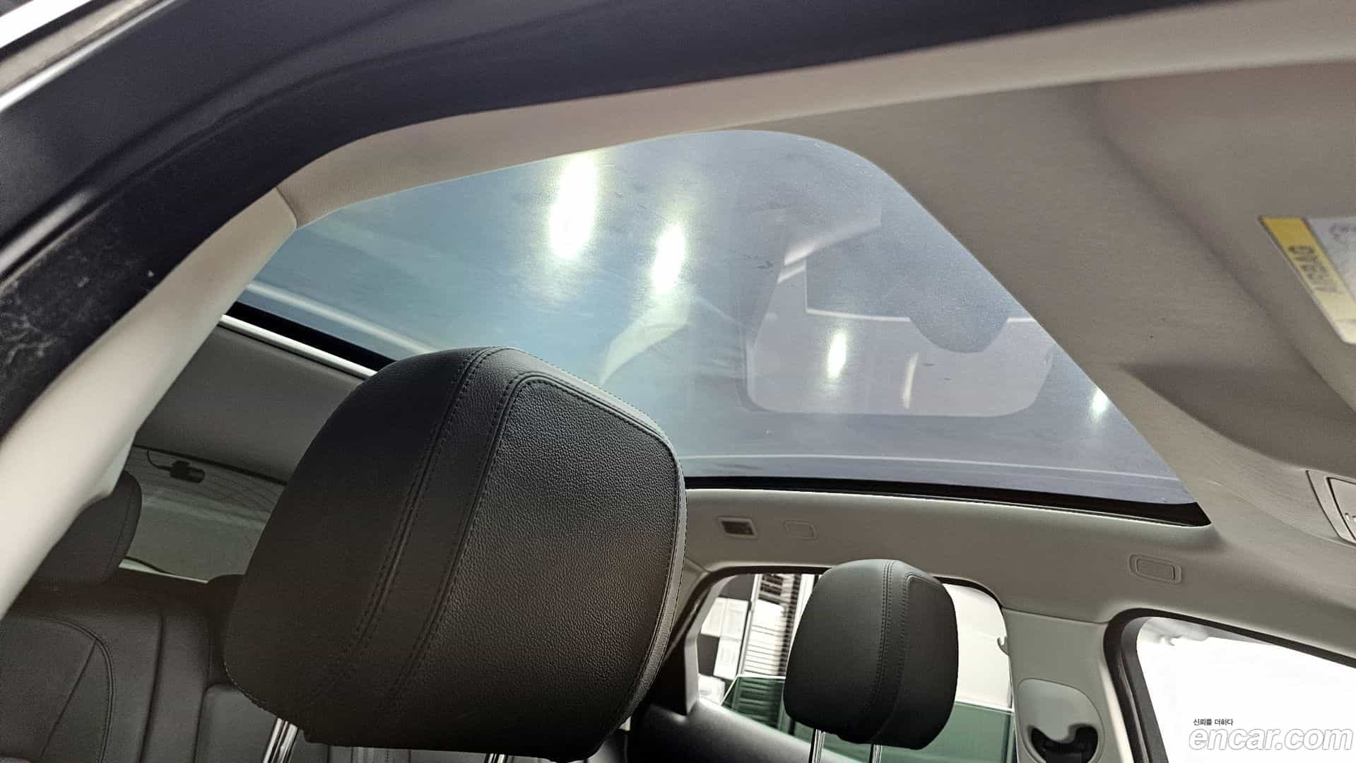 E-PACE Jaguar 2018.10-OPTION-022