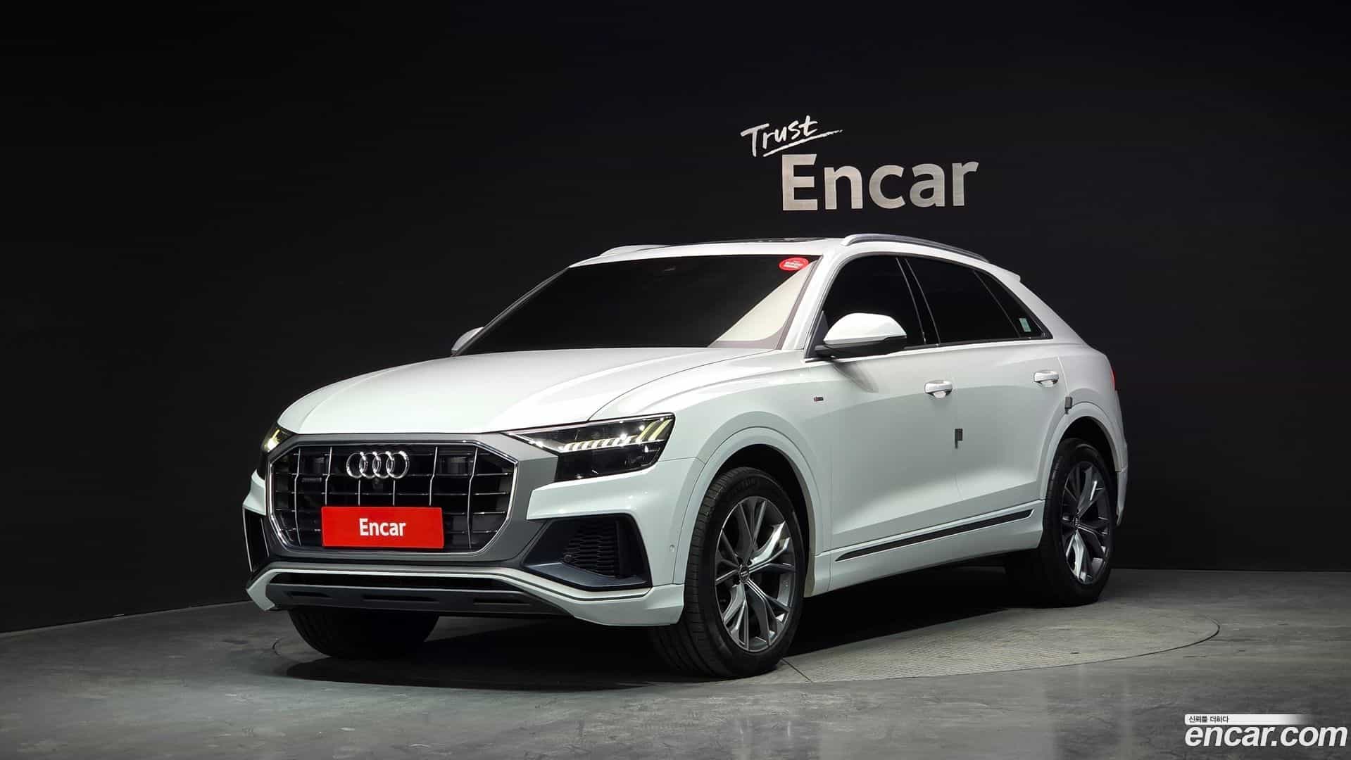 Q8 Audi 2021.0-OUTER-001