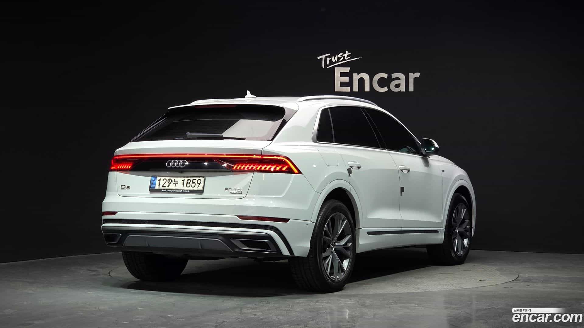 Q8 Audi 2021.0-OUTER-002