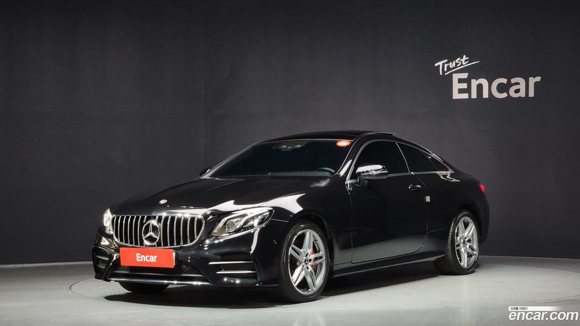 Main__Slider__Photo:E-Class Mercedes-Benz 2019.3-0