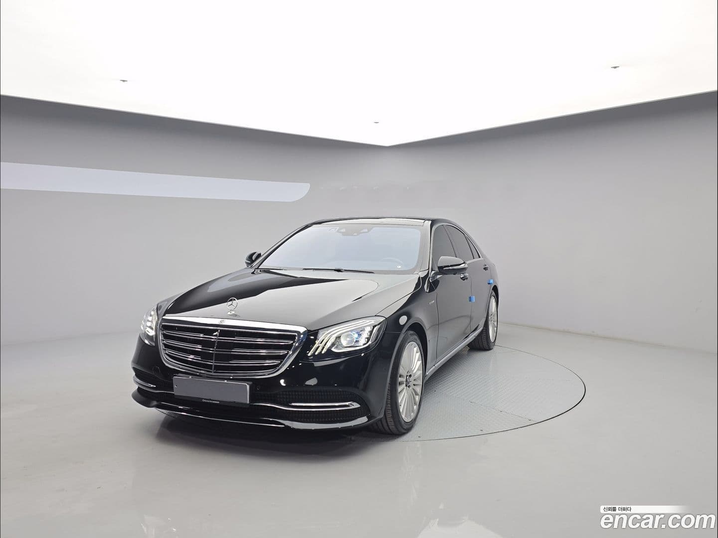 Main__Slider__Photo:S-Class Mercedes-Benz 2019.10-0