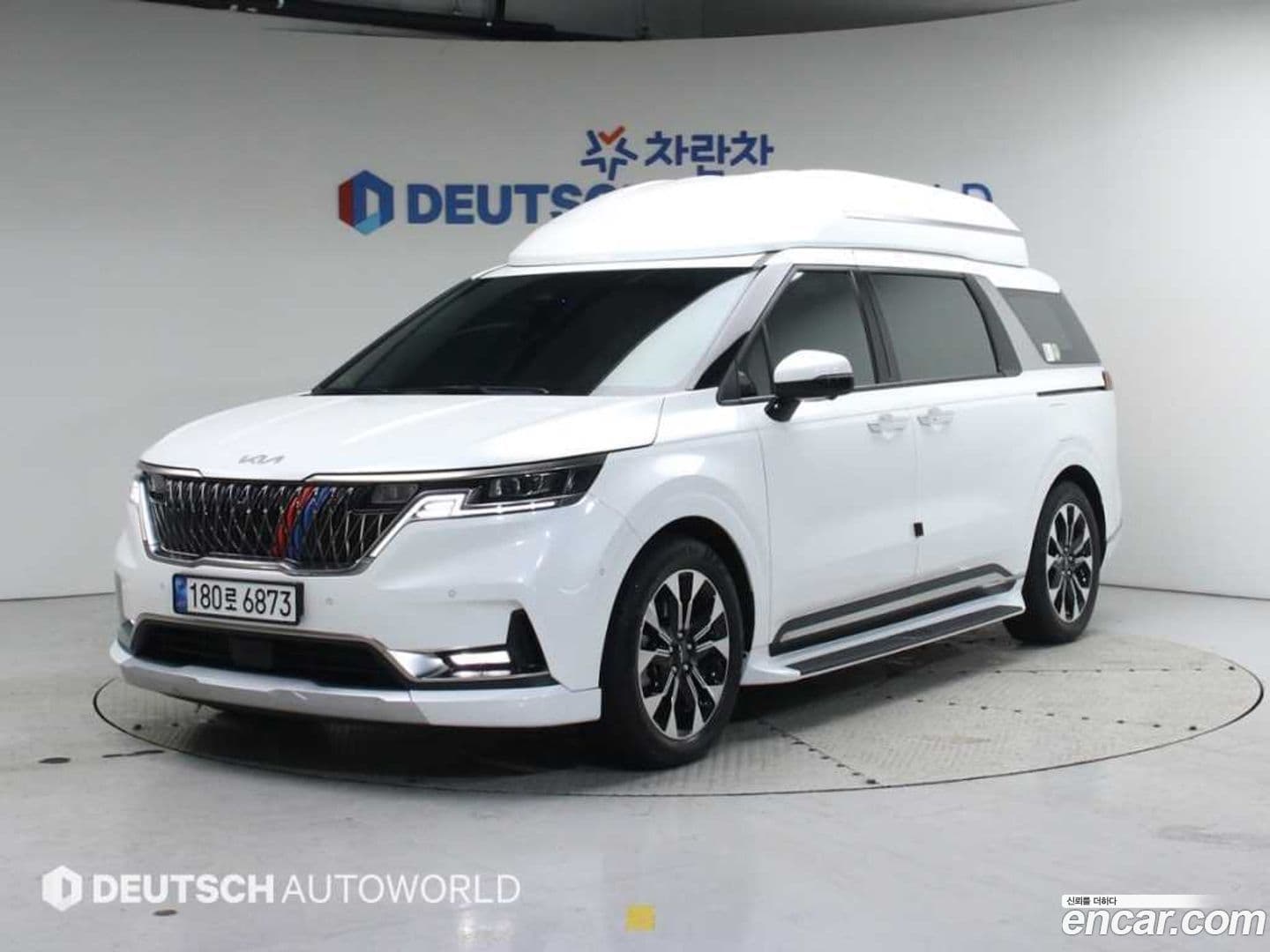 Main__Slider__Photo:Canival Kia 2023.0-0