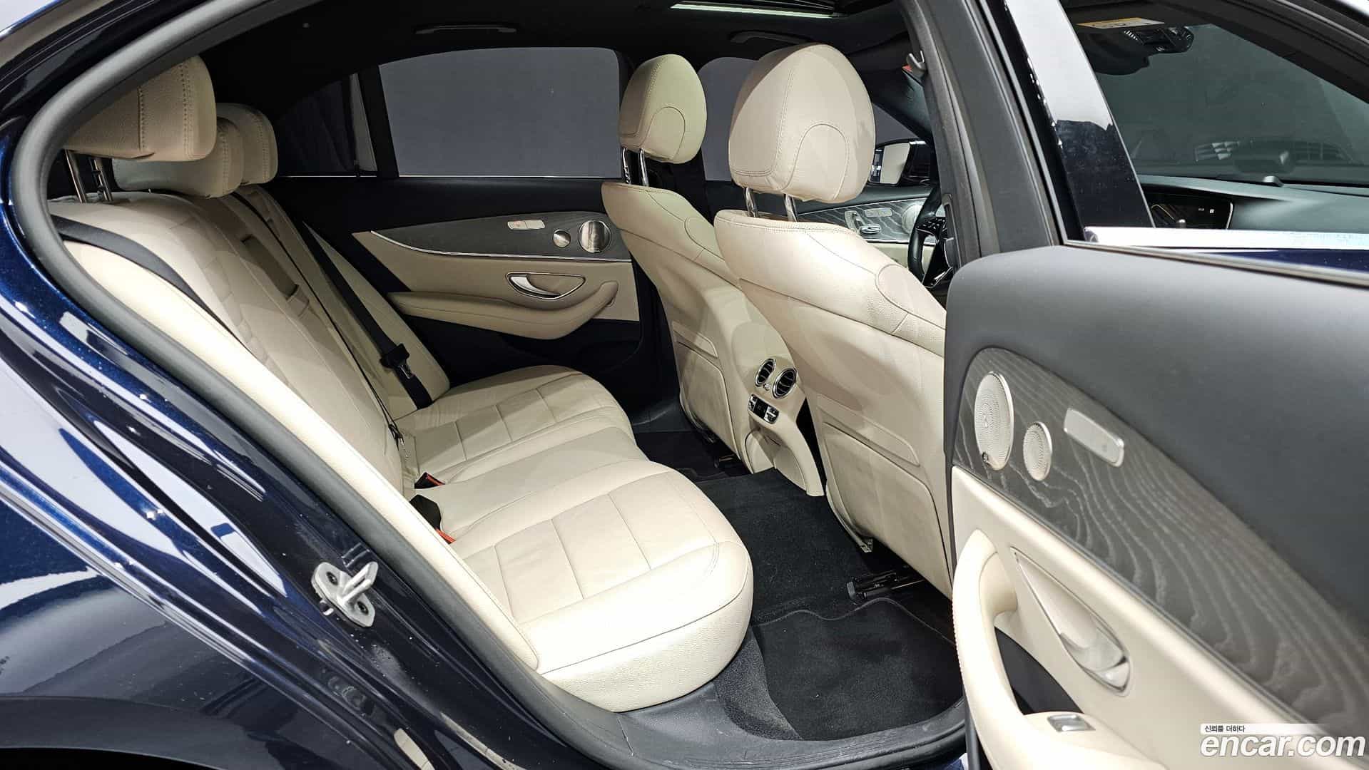 E-Class Mercedes-Benz 2022.11-OPTION-015