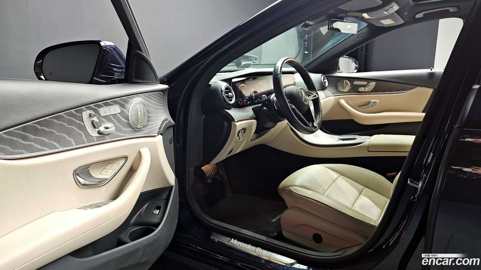 E-Class Mercedes-Benz 2022.11-OPTION-016