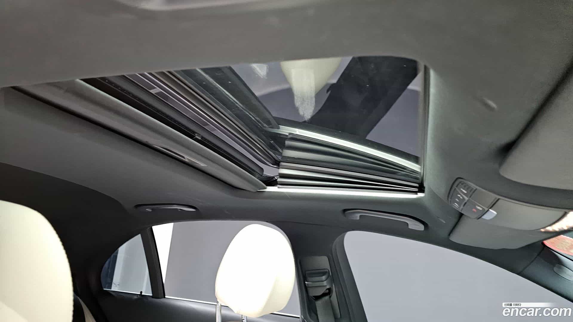 E-Class Mercedes-Benz 2022.11-OPTION-022