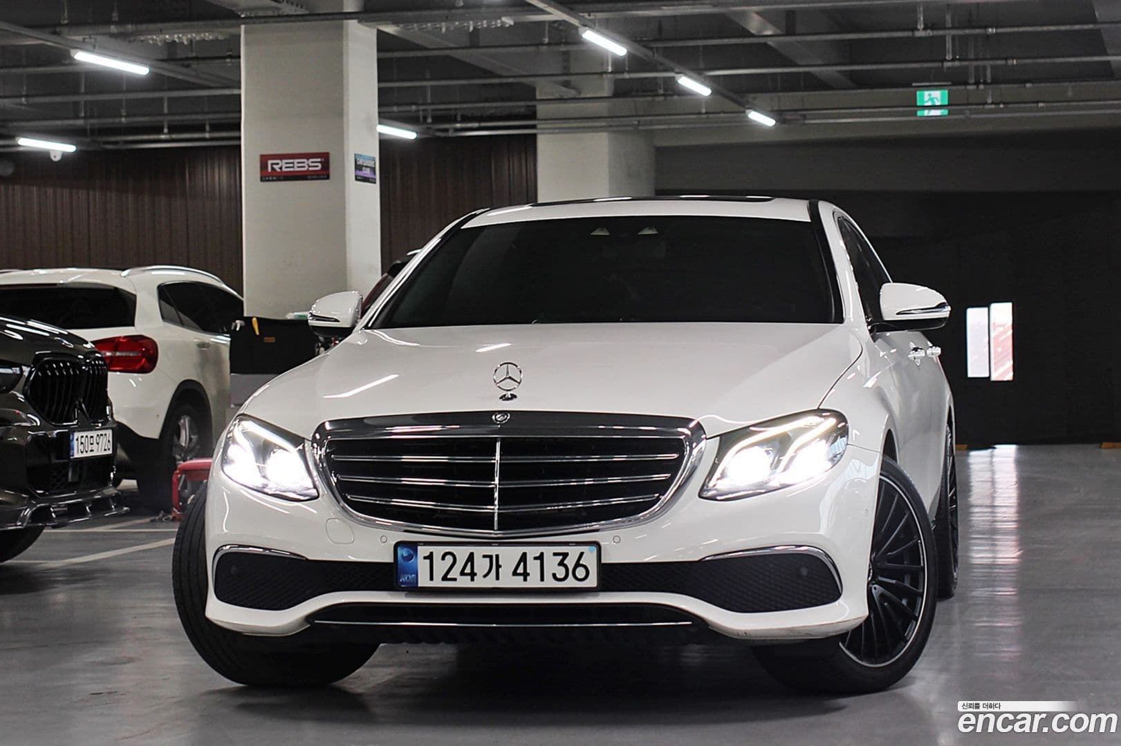 Main__Slider__Photo:E-Class Mercedes-Benz 2016.9-0