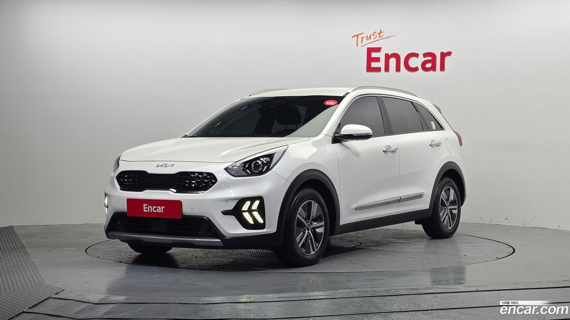 Main__Slider__Photo:Niro Kia 2021.9-0