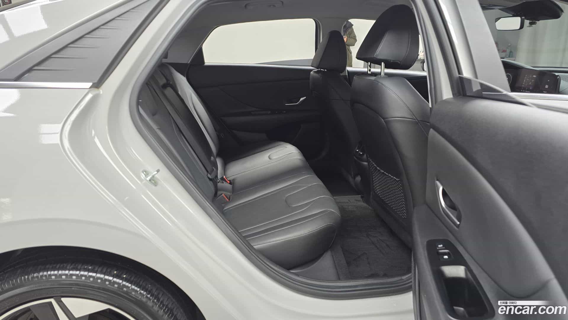 AVANTE Hyundai 2020.6-OPTION-016