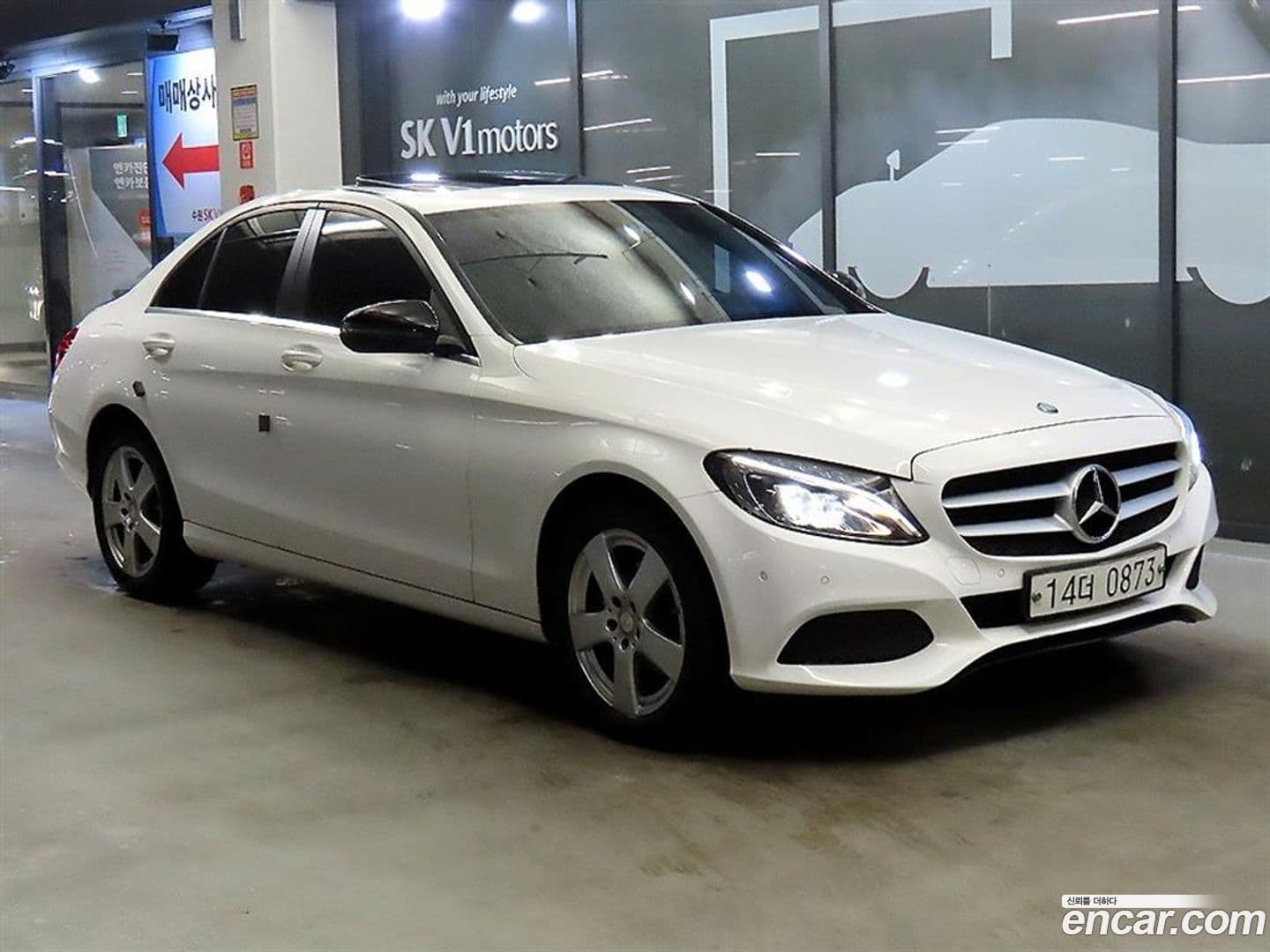 Main__Slider__Photo:C-Class Mercedes-Benz 2015.11-0