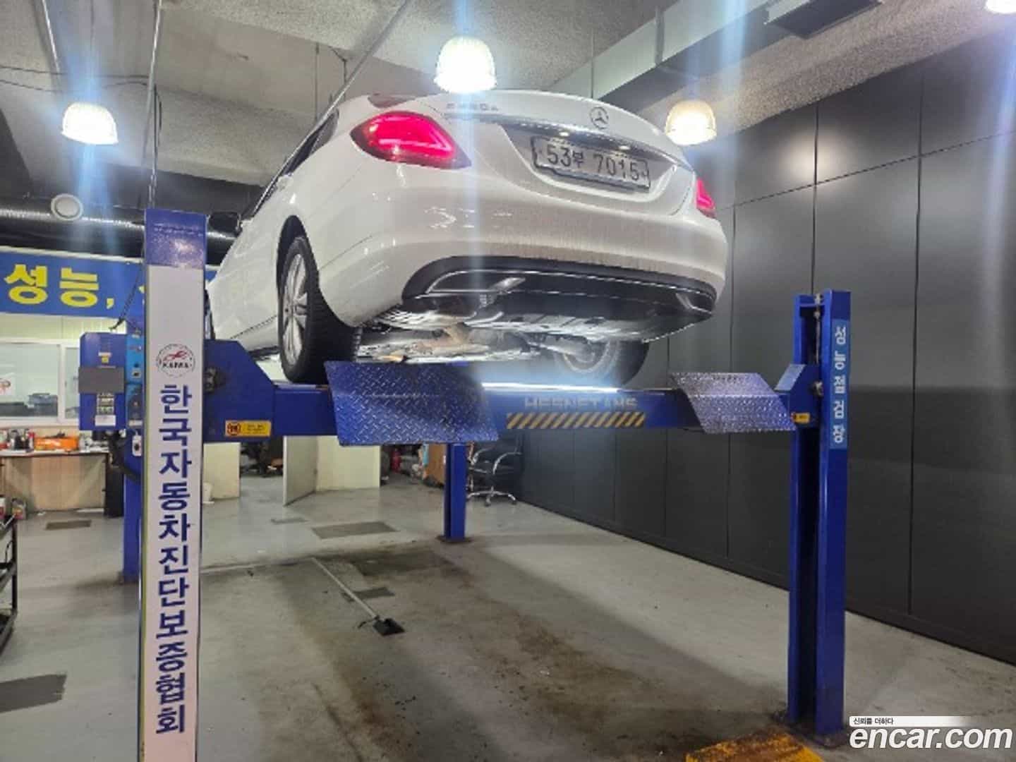 C-Class Mercedes-Benz 2019.0-OUTER-002