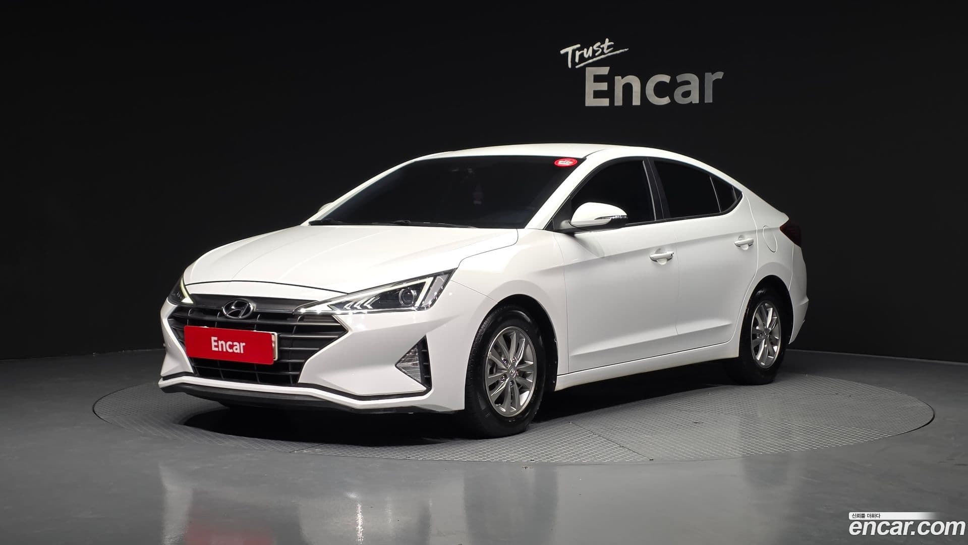Main__Slider__Photo:AVANTE Hyundai 2019.3-0
