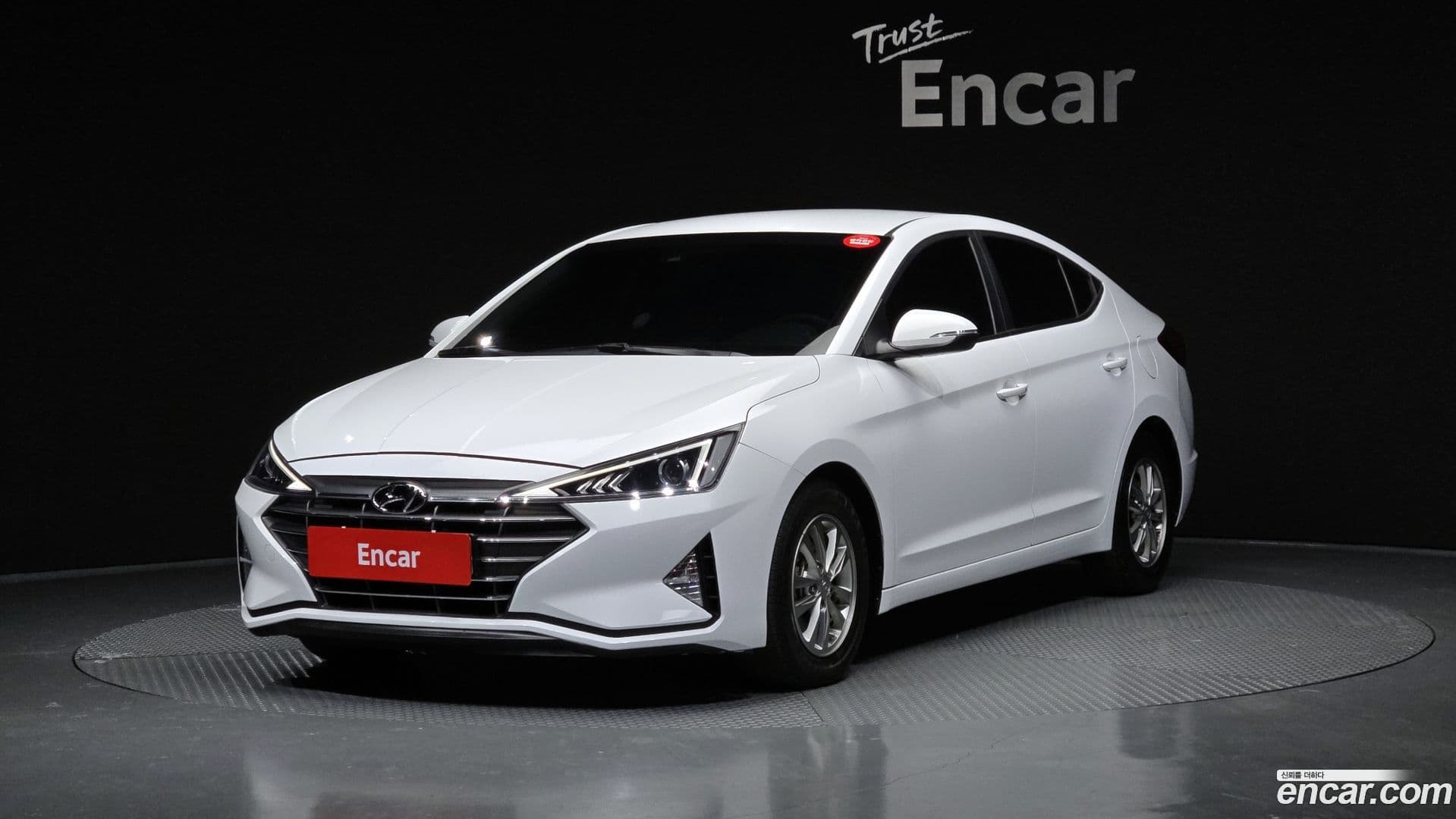 Main__Slider__Photo:AVANTE Hyundai 2019.10-0