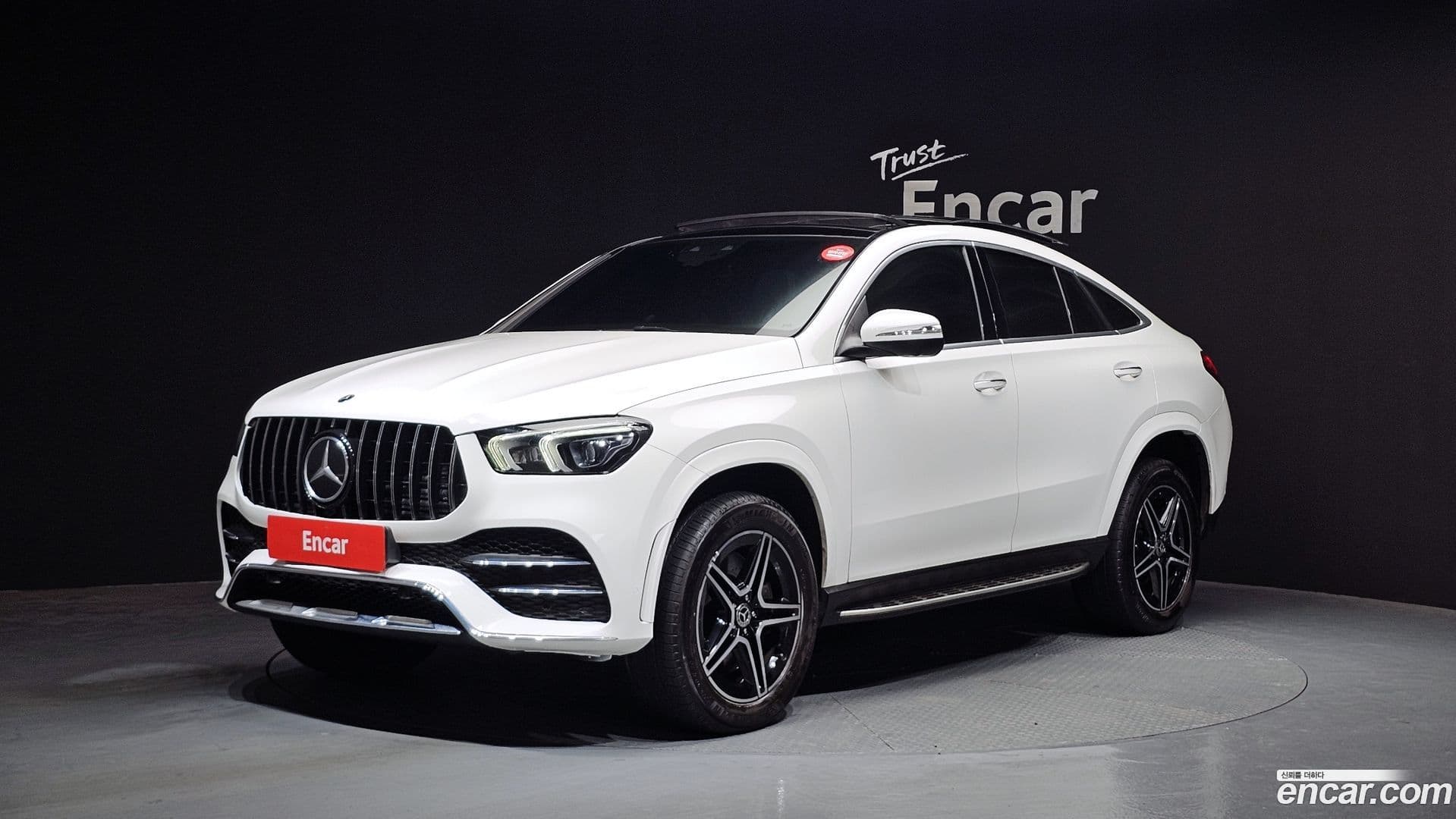 Main__Slider__Photo:GLE-Class Mercedes-Benz 2021.3-0