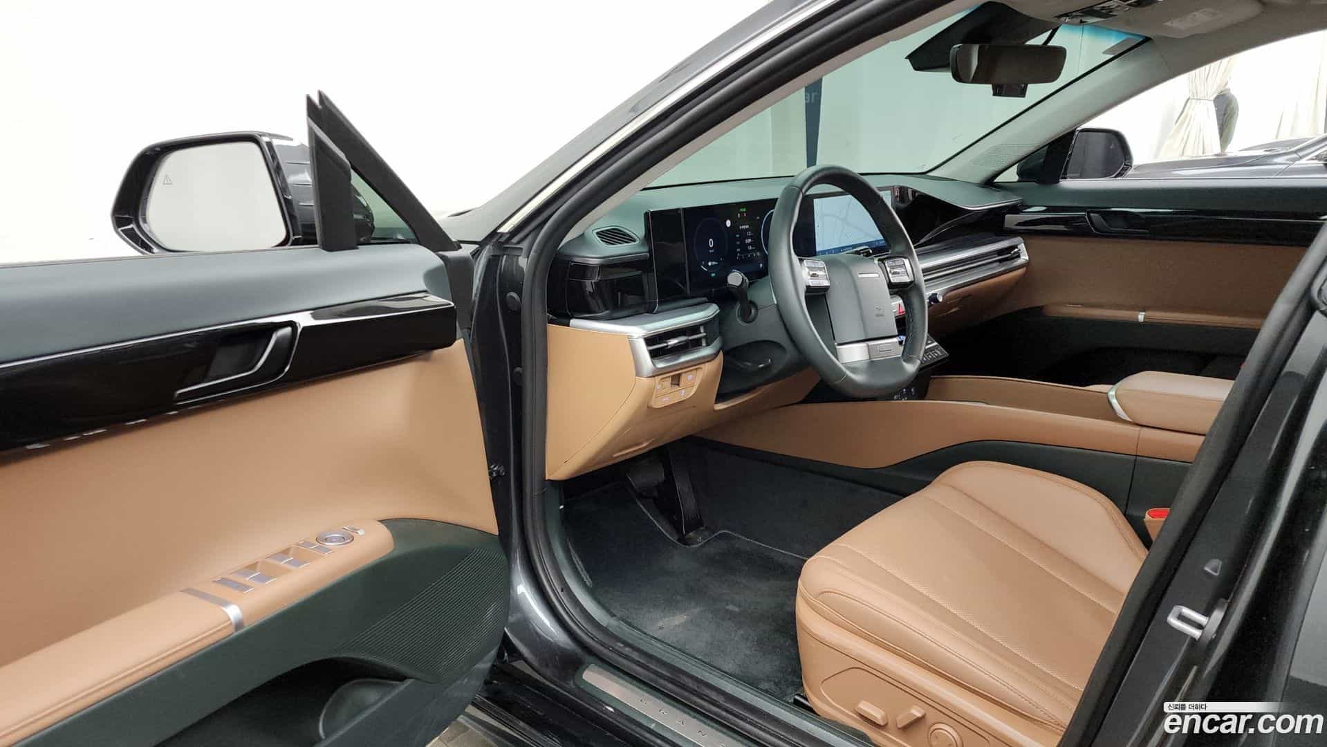 Grandeur Hyundai 2025.1-INNER-010