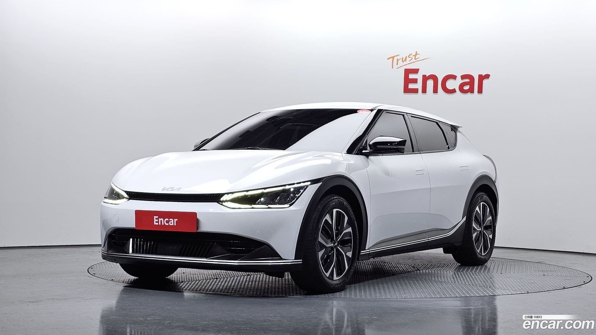 Main__Slider__Photo:EV6 Kia 2021.11-0