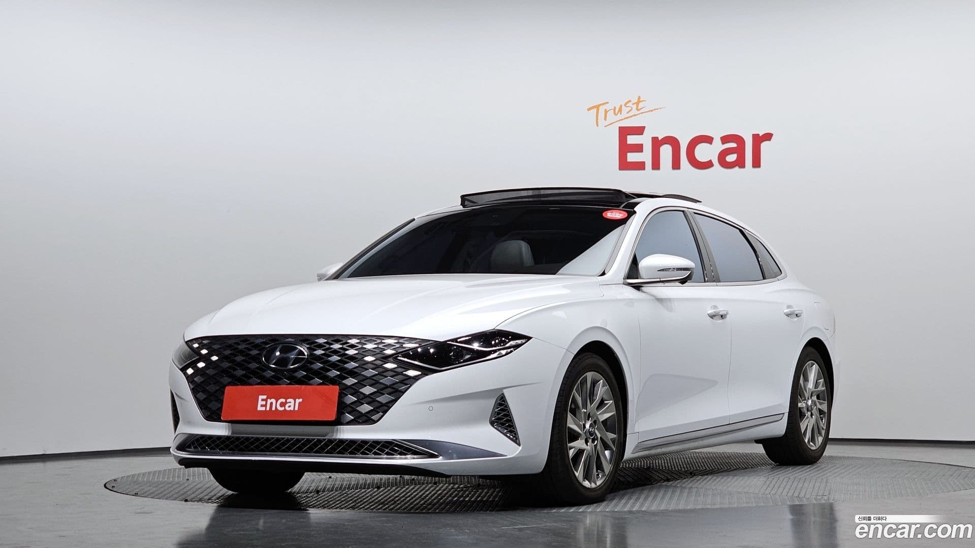 Main__Slider__Photo:Grandeur Hyundai 2021.3-0