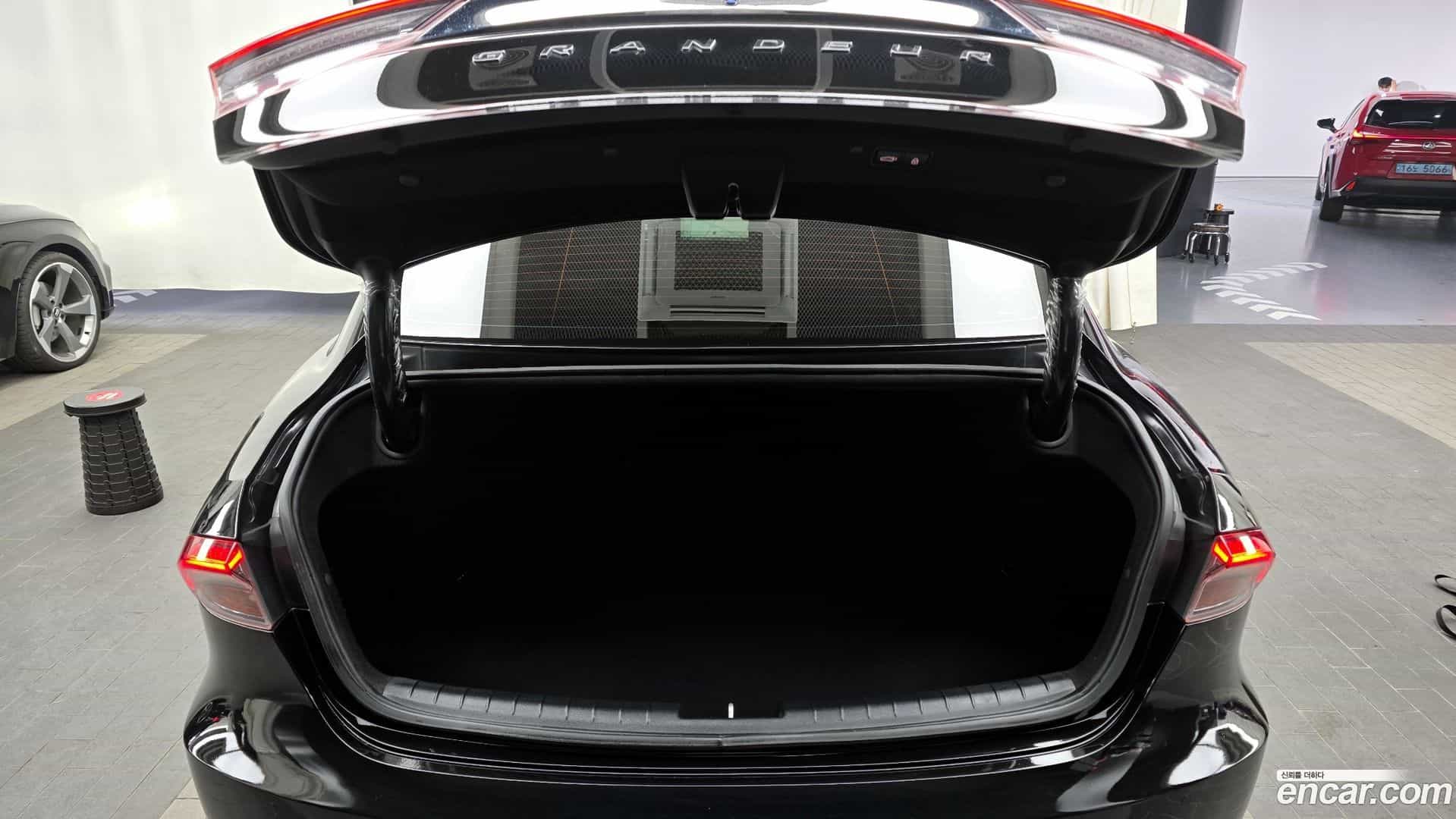 Grandeur Hyundai 2022.0-OPTION-024