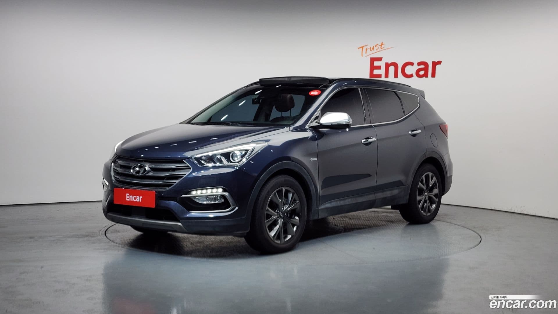 Main__Slider__Photo:Santafe Hyundai 2016.9-0