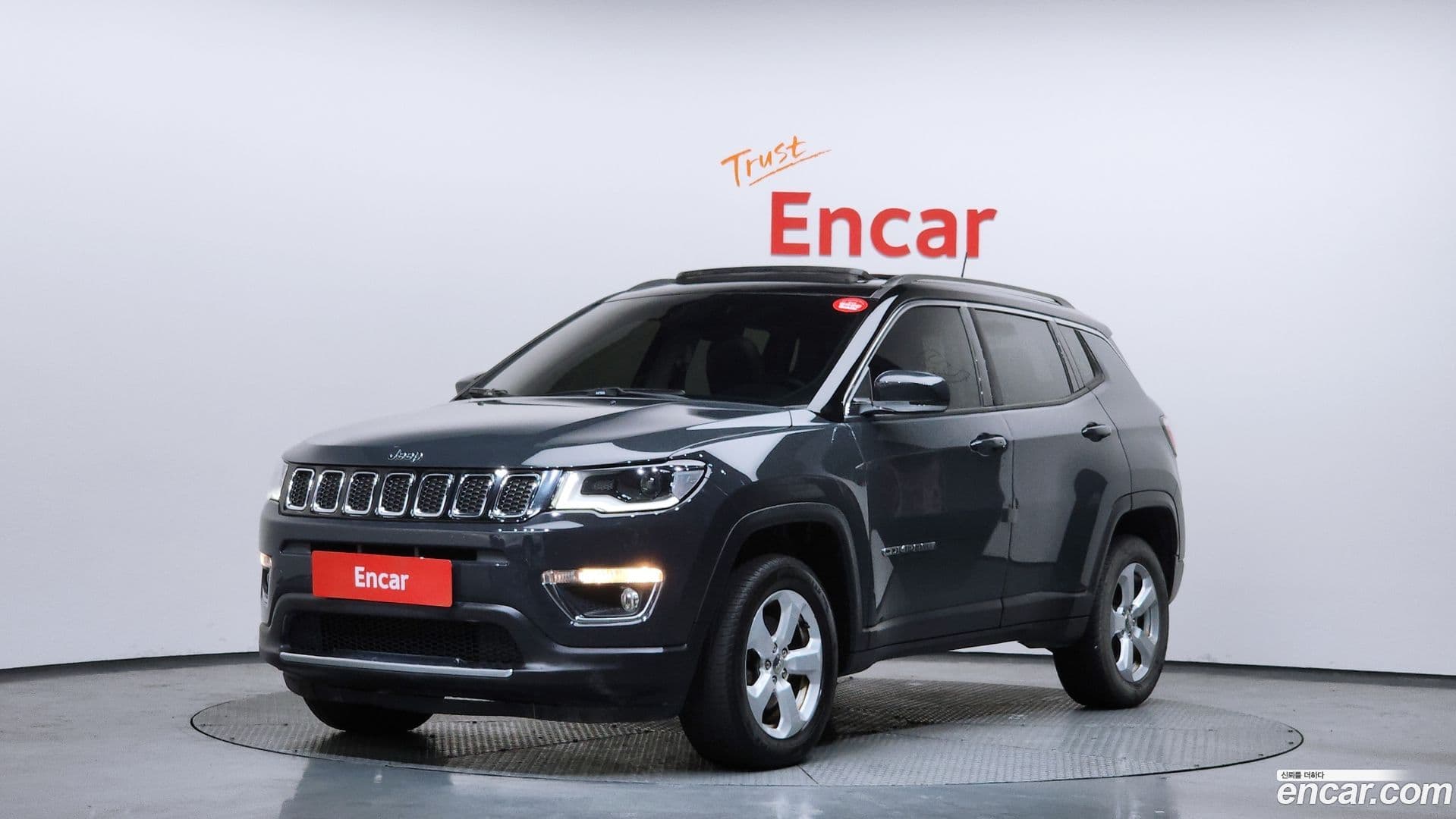 Main__Slider__Photo:Compass Jeep 2018.9-0