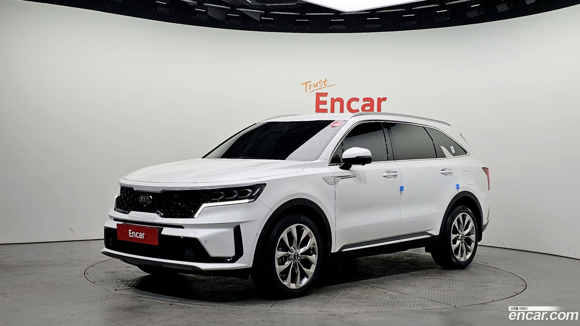 Main__Slider__Photo:Sorento Kia 2021.1-0